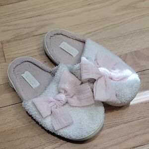 Well Loved Cozy White Sherpa Slippers with Pink Bow